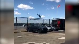 Helicopter Crashes Into Hudson River