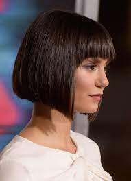 Herrera è portato con una frangia sotto le sopracciglia, morbida e poco definita. Tagli Capelli Cortissimi Impazza Il Pixie Cut Coloratissimo