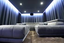 Bei uns finden sie selektierte produkte, die ihre lieblingsfilme in ihrem heimkino noch besser aussehen und klingen lassen. Und So Sieht Das Neue Hollywood Zuhause Facebook