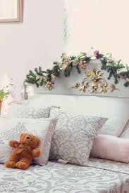 Visions of sugarplums, santa claus, buddy the elf, falling. Lovely Christmas Decor In The Guest Bedrooms