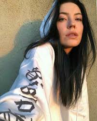 Bishop Briggs River Lyrics Meaning Bishop Briggs Instagram If Ur Not Wearing Ur Own Merch Is It That Comfy Cantores Mulher Cabelo