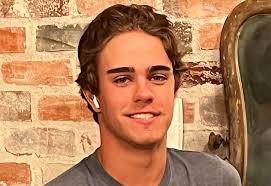 Senior Spotlight: Edward Morrow