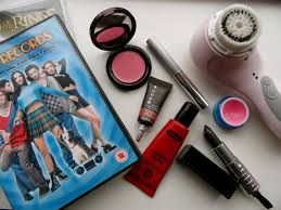 Kick Arse Red Lips: Beauty Inspiration - Liv Tyler