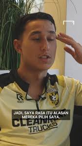 Miliano Jonathans menilai dirinya berbeda dengan pemain diaspora Indonesia  lain, sehingga PSSI ingin menariknya meski ia bermain di kasta kedua Liga  Belanda., #TimnasIndonesia