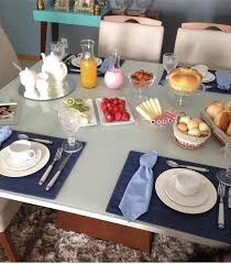 Café Da Manhã Para O Dia Dos Pais A Imagem Pode Conter 1 Pessoa Sentado Mesa Comida E Area Interna Mesa De Cafe Da Manha Mesa De Cafe Mesas De Cafe Da Manha