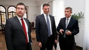Vicepremiér jan hamáček (čssd) přišel s další verzí jeho plánované cesty do moskvy, kde měl údajně podle tvrzení médií vyměnit jan hamáček opět vysvětloval svou plánovanou cestu do moskvy. Pozadavky Cssd Jsou Pres Caru Rekl Babis Uz Nebudeme Ustupovat Reagoval Hamacek Irozhlas Spolehlive Zpravy