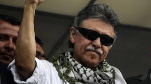 Aún nadie puede pronosticar hasta dónde llegará esta guerra, más aún con la muerte de santrich, y los efectos que tendrá en las zonas en colombia, en las que las disidencias de las farc pueden trasladar la guerra que ya libran en venezuela. Gdt8kpibn52rzm