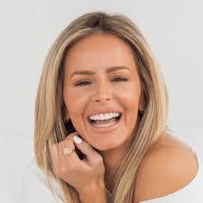 Andrea Rogers's Instagram, Twitter & Facebook