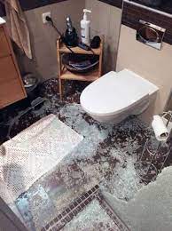 Facebook.com/showanahaber twitter duşakabin cam ayarı nasıl yapılır duşakabin kapısının üst ray tekerinin alt tarafında vida var, bu vida cam açıklık ayarı yapmaya. Dusakabin Cam Patlamasi Neden Olur Doktor Dusakabin Dusakabin Imalat Ve Montajin Tek Adresi