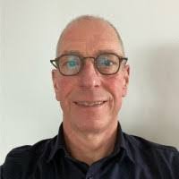 Eddy Lambert's Instagram, Twitter & Facebook