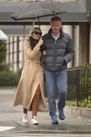 Lady kitty was spotted kissing lewis last august, as the pair were leaving club 55 in st tropez. Princess Diana S Niece Lady Kitty Spencer 29 Converting To Judaism To Marry Heart