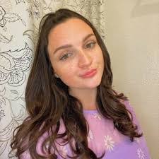 Eileen Lam's Instagram, Twitter & Facebook