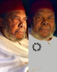 Never surround yourself with nonentities and illiterates who won't advise  you to do what is right.