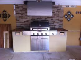 Latest Project Outdoor Kitchen Here S The Grill And Surround We Framed Butcher Block Counter Air Stone Backsplash More To C Outdoor Kuche Kuche Outdoor