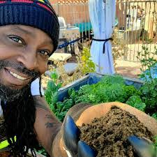 Mary Snook's Instagram, Twitter & Facebook