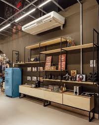 Estante Desenhada Para Barbearia Em Compensado Naval E Aco Www Mezas Co Contato Mez Cores Externas Para Casa Design Industrial Arquitetura Corporativa