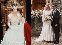 Una strategia adottata per non stancarsi troppo. Beatrice Di York Che Si Sposa Con Un Abito Della Nonna Regina Elisabetta Ii