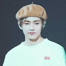 Bangtan boys is a south korean boy group of seven formed by big hit entertainment, including rap monster, jin, . Bt Sonyeondan Taehyung With Beret Hat S Appreciation Facebook