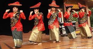 34 Tari Tradisional Asal Indonesia
