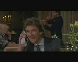 Per chi odia enzo iacchetti. Yuppies 2 1986 E Greggio Scena Ristorante Con Telefonata Youtube
