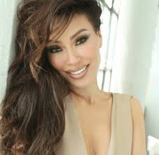 Jennifer Lloyd's Instagram, Twitter & Facebook