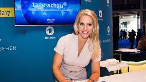 Kamilla senjo видео kamilla senjo канала max boxer. Judith Rakers Hat Die Tagesschau Sprecherin Freund Und Kinder Judith Rakers Judith Tagesschau