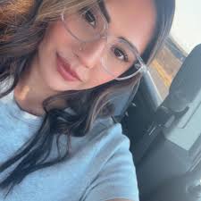 Why do I feel weird wearing colored leggings after losing weight?