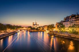 Île de la cité in british english. Visiting The Ile De La Cite Paris Historic Heart