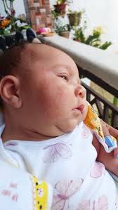 sino same ko na sinasabihan maselan daw ako dahil hindi ko daw  pinapahawakan si baby sa iba.. nagtatampo kasi yung lolo ng baby ko hindi  na daw nya nahahawakan at nkakarga..pero yung