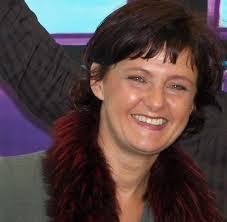 Sendung in den mediatheken // weitere informationen. Annette Dittert Macht Ihrem Unmut Auf Facebook Luft Ard Korrespondetin Genervt Vom Kate Hype Welt