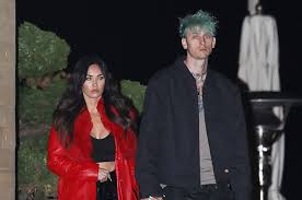 Звезда «трансформеров» ушла от мужа брайана остина грина в мае. Megan Foks I Kolson Bejker Na Vstreche S Druzyami V Malibu Novye Foto