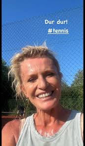 Photo : Elle y apparaît 100% naturelle, sans maquillage ni filtre. Sophie  Davant se dévoile au naturel sur Instagram. - Purepeople