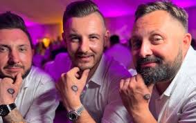 Pogledajte tko je žena u bijelom o kojoj svi pričaju, njen mlađi suprug  pratio ju je na svakom koraku crvenog tepiha u Sarajevu!