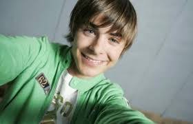 Alexis Zayas's Instagram, Twitter & Facebook