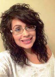 42 Cool Curly Hairstyles With Bangs For Women In 2021 Curly Hair Styles Curly Hair With Bangs Curly Hair Styles Naturally
