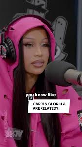 #CardiB breaks down the family tree… Her and #GloRilla are really cousins?!  👭😂 #FemmeItForward✨ #Cardi #Glo #Family #Reunion #Fyp #Viral #Trending