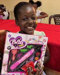 La Fundación Yary Nin da inicio a la campaña solidaria “Regálame un Juguete  2026”, una misión destinada a llenar de alegría a los niños de comunidades  vulnerables en la República Dominicana con