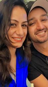 टीवी के इन स्टार्स की पत्नियां हैं हूर, फिर भी रहती हैं लाइमलाइट से दूर