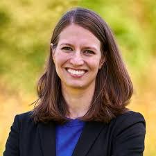 Melissa Rutt's Instagram, Twitter & Facebook