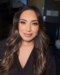 Sandra Mach's Instagram, Twitter & Facebook