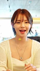 Emily Cremeans's Instagram, Twitter & Facebook