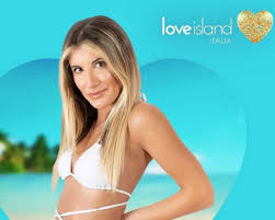 Uomini e donne in una villa formeranno e scoppieranno coppie per arrivare in finale: Mary Di Love Island Italia 2021 Chi E La Nuova Bombshell Eta Lavoro Instagram