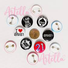 hello! sharing my cutie button pins 🤭