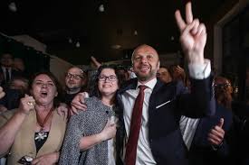 Zaczekajmy jeszcze kilka tygodni do momentu, aż fala. Z5snrz4bm97kam