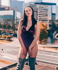 As a youtuber, model, actress, presenter, influencer and of course as a musician, famke louise is a phenomenon in the netherlands. Famke Louise S Activities Popnable