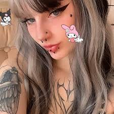 Ophelia Gray's Instagram, Twitter & Facebook