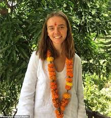 Erin kelly (@erinkellyart) and steph góngora (@casa_colibri) are traveling yoga teachers, authors, and movement artists based out of california and costa rica, respectively. Who Is Sam Chatto S Girlfriend Sophie Pipe A Vegan Yoga Teacher And Naturist Who Travelled India Daily Mail Online