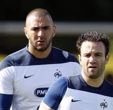 Karim benzema steps up and converts the penalty after kylian mbappe was brought down in the box to give france a vital equaliser against portugal in budapest. Real Madrid Star Die Widerlichen Details Der Benzema Erpresseraffare Welt