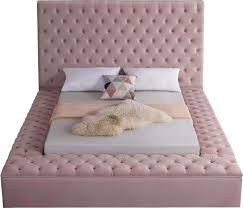 We have everything from modern king size bedroom sets with panel bed designs for a sleek, contemporary take on your bedroom to sleigh beds with faux leather and button tufting for a traditional look worthy. Bliss Pink King Size Bed Bliss Meridian Furniture King Size Beds In 2021 Upholstered Beds Tufted Bed Frame Upholstered Platform Bed