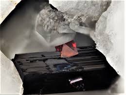 Fluornatropyrochlore Ferro Katophorite Portugal Minerals Minerals And Gemstones Rocks And Gems